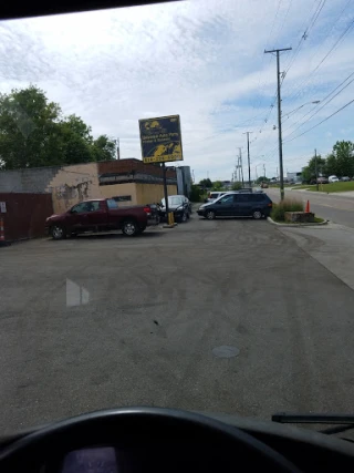 Universal Auto Parts & Salvage JunkYard in Columbus (OH) - photo 3