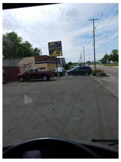 Universal Auto Parts & Salvage JunkYard in Columbus (OH) - photo 3