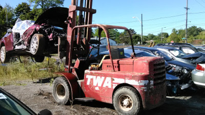 Green Auto Parts & Salvage JunkYard in Columbus (OH) - photo 3