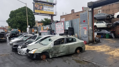 NYC AUTO PARTS & GLASS INC JunkYard in New York (NY) - photo 3