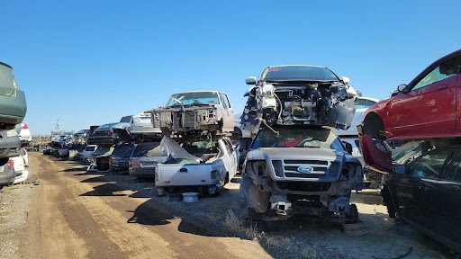 Mendoza Auto Dismantling JunkYard in Bakersfield (CA)