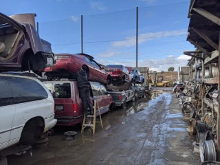 Phelps Auto Wreckers JunkYard in San Leandro (CA) - photo 2