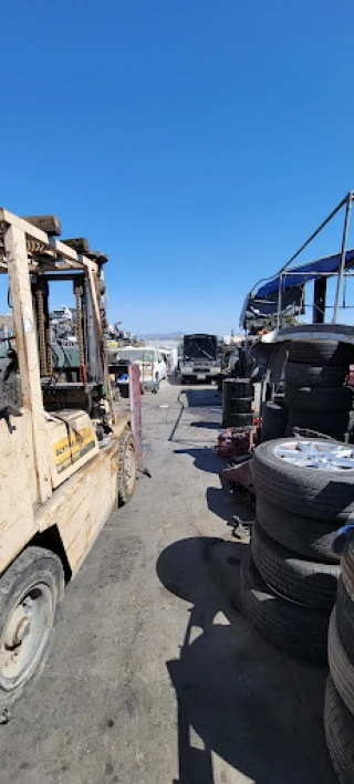 R C Import Auto Recyclers JunkYard in Chula Vista (CA) - photo 4