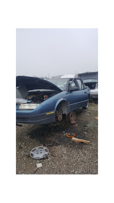 Westside Self Service Auto Dismantlers JunkYard in Fresno (CA) - photo 4