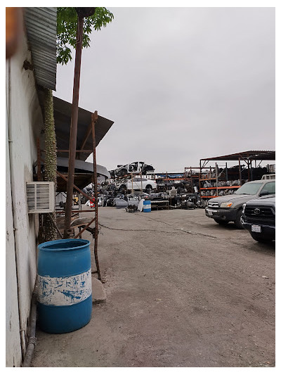 Ace Auto Wrecking JunkYard in Paramount (CA) - photo 3