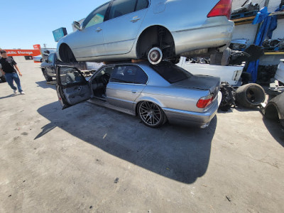 H K Auto Salvage JunkYard in Montebello (CA) - photo 2