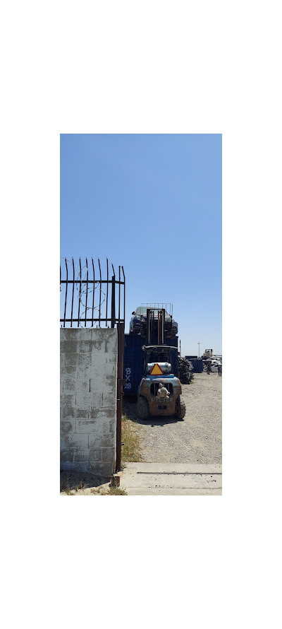 Brother's Auto Wrecking JunkYard in Rialto (CA) - photo 4