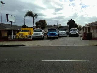 Benson's Auto Dismantling JunkYard in Los Angeles (CA) - photo 2