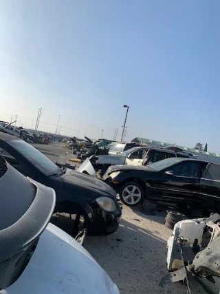 Apple Auto Dismantling, San Bernardino JunkYard in San Bernardino (CA) - photo 2