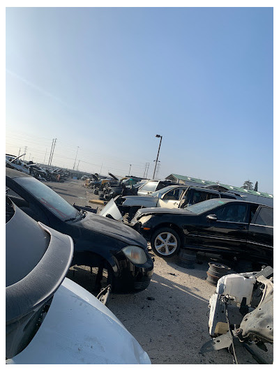 Apple Auto Dismantling, San Bernardino JunkYard in San Bernardino (CA) - photo 2