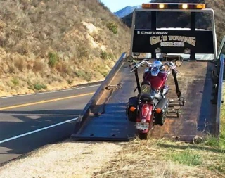 Gil's Towing JunkYard in Santa Maria (CA) - photo 3